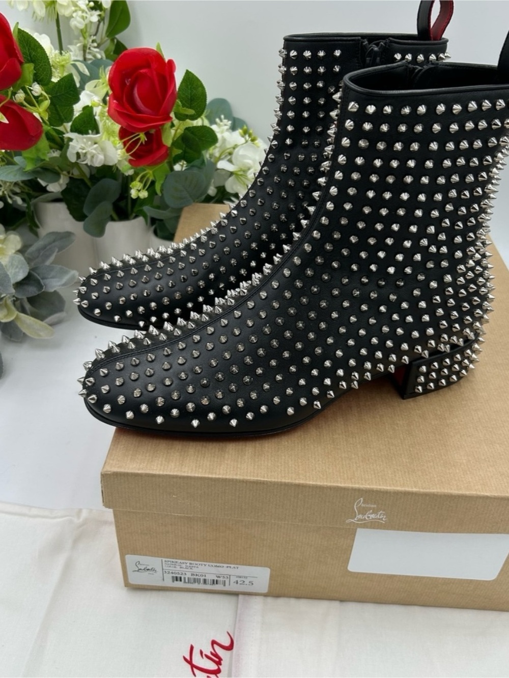 Men's Christian Louboutin
SPIKEASY studded leather ankle boots size 42.5 - Picture 3 of 8